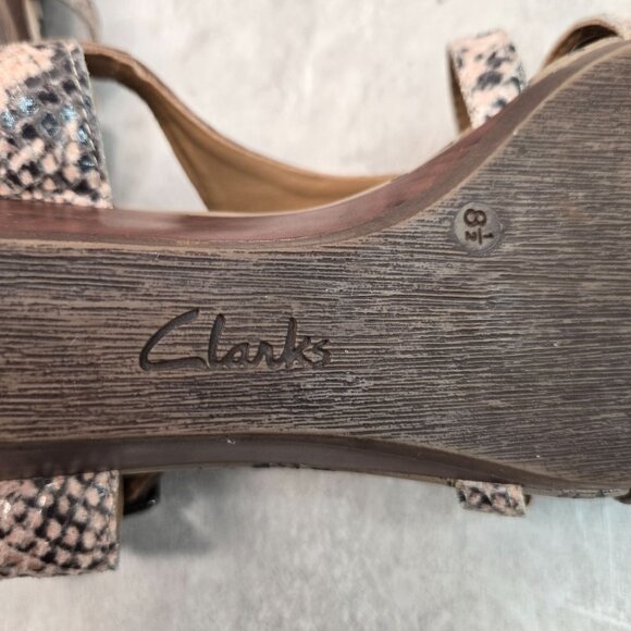 Clarks Low Wedge Sandals Size 8.5 Brown Leather Animal Print Minimalist T Strap - Picture 12 of 12